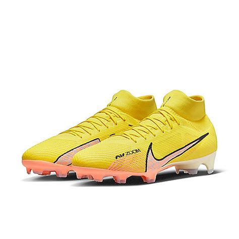 nike voetbalschoenen intersport.